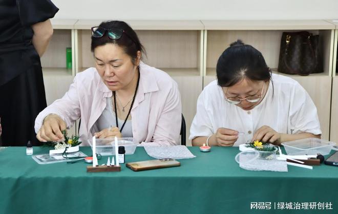 行”——关爱巾帼司机母亲节暖心活动pg电子试玩平台“香伴车程 母爱同(图4)